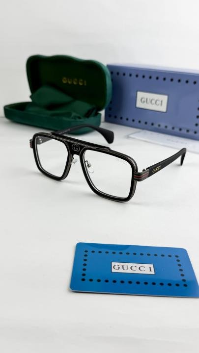 Gucci Premium Black Frame Plano For men