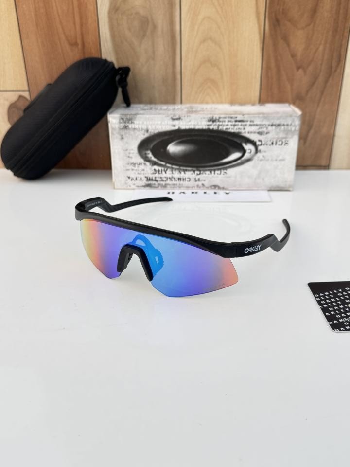 Oakley Blue Gradient Sports Sunglass ( Unisex )