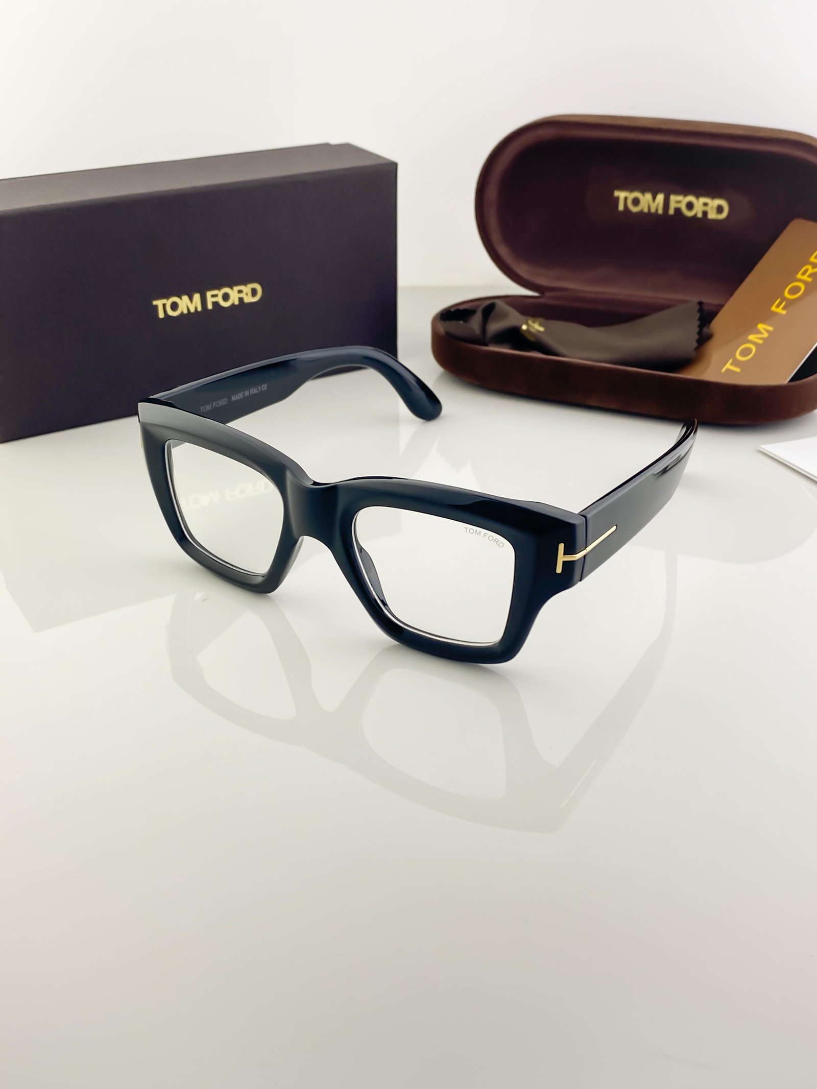 Tomford Classic 184 Plano Black Luxury Sunglasses 