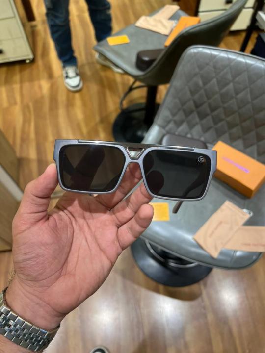Louis Vuitton Matt Black luxury Sunglass For Men 