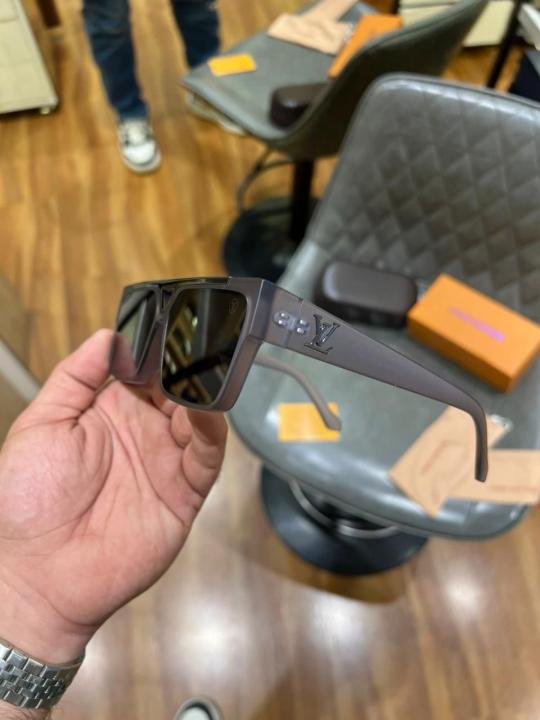 Louis Vuitton Matt Black luxury Sunglass For Men 