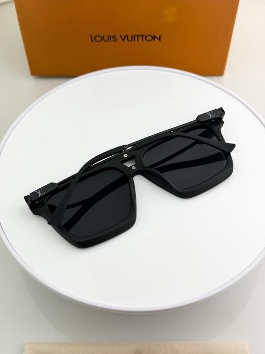 Louis Vuitton Most Demanding Slim Black Shade Wayfarer 