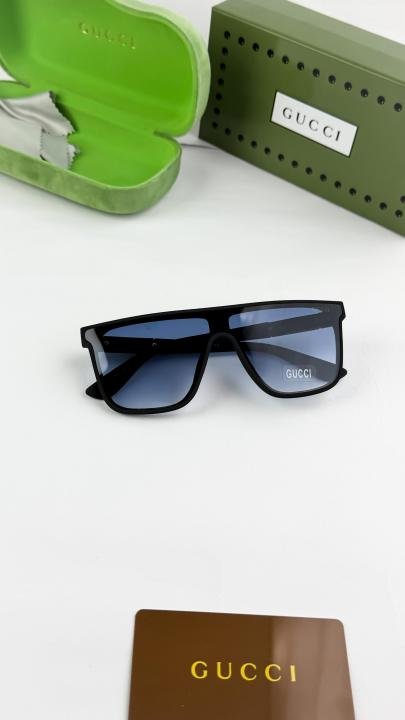 Gucci Blue Shade Classic Men's Sunglass 