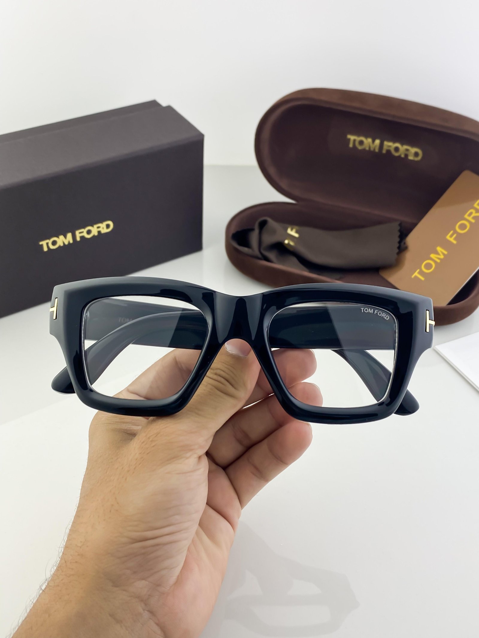 Tomford Classic 184 Plano Black Luxury Sunglasses 