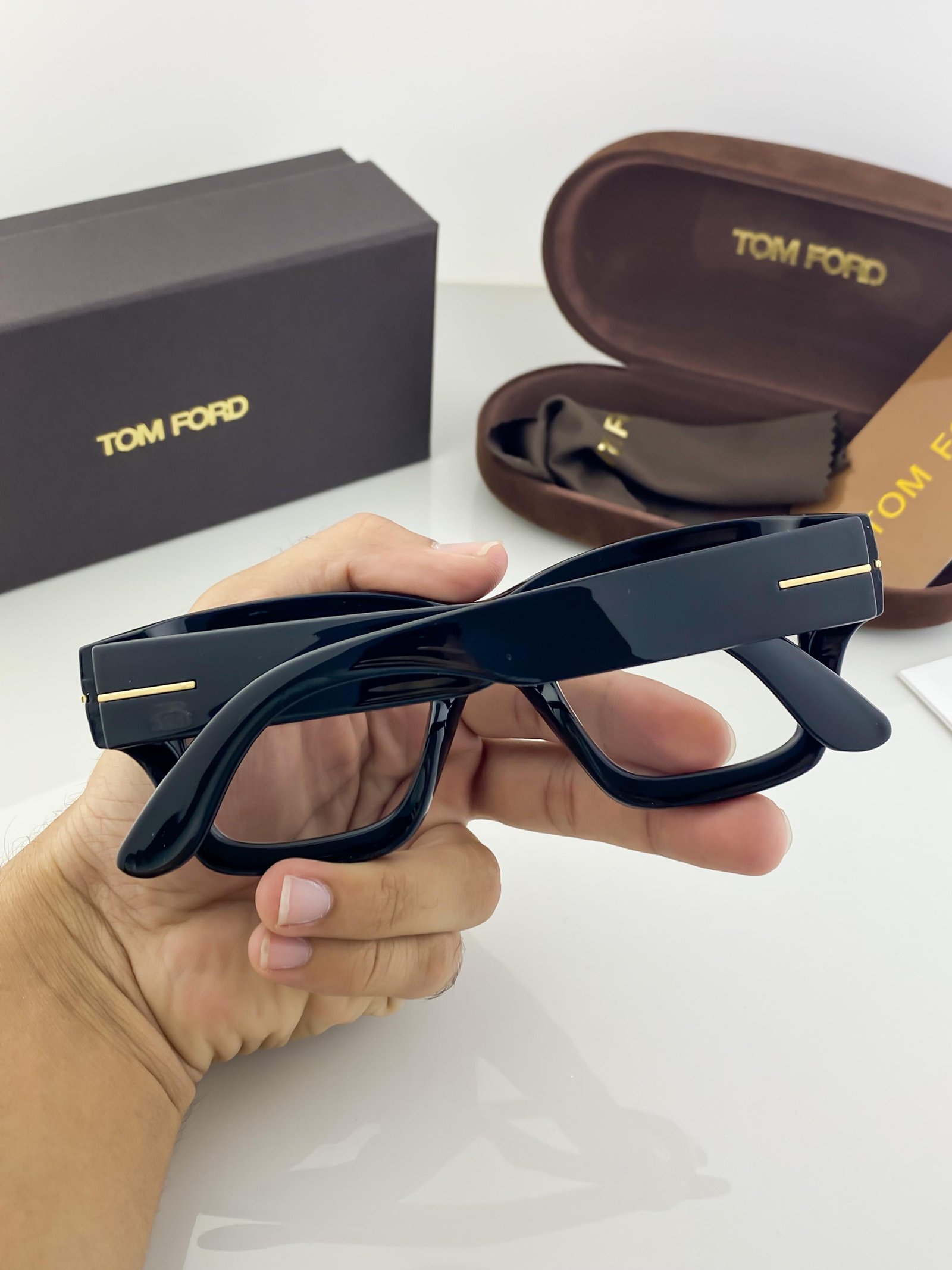 Tomford Classic 184 Plano Black Luxury Sunglasses 