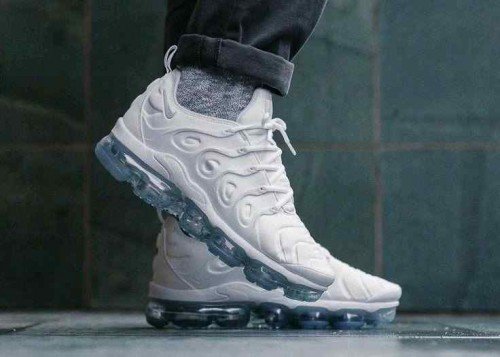 Nikee Vapormax Plus triple White ( Unisex )